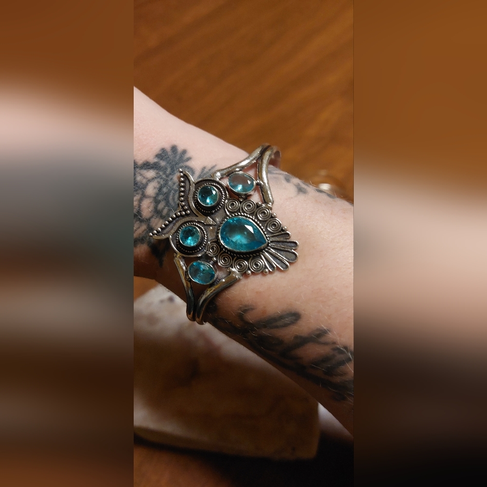 Blue Topaz Owl Bangle Bracelet - Picture 3 of 7